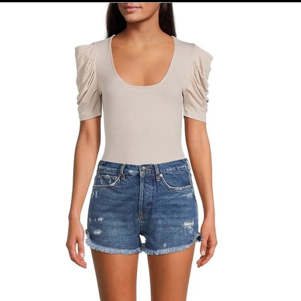 NWT! WE THE FREE Sizs 29 Lasso high rise frayed hem denim shorts - Picture 3 of 10